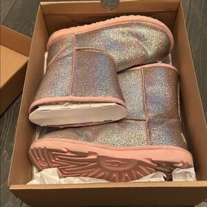 UGG GLITTER BOOTS KIDS size 2